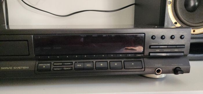 Technic CD Player SL-PG460A