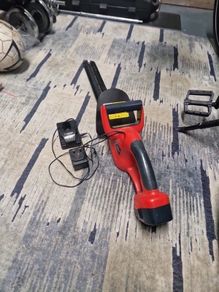 Cordless Hedge Cutter
