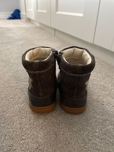 Clarks boots 4 F