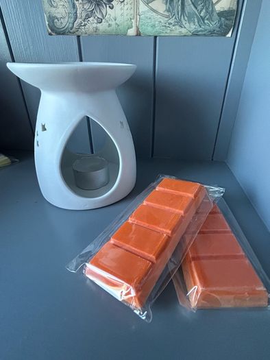 Scented Hand Poured Wax Melts