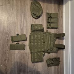 Mens airsoft plate carrier.