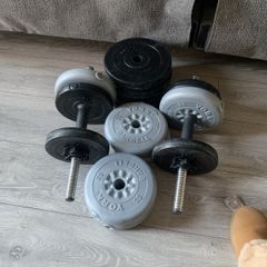 weights all plastic but get for Beginners, good start off set ..