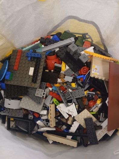 12 kgs of mixed Lego