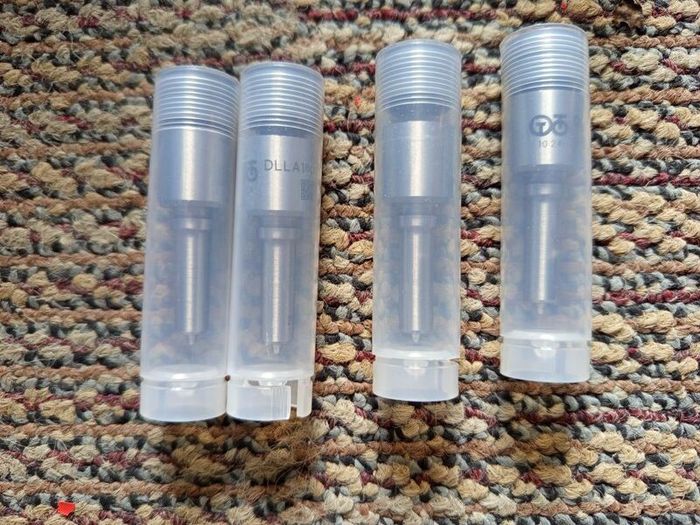 DLLA 160OP2190 diesel injectors tips