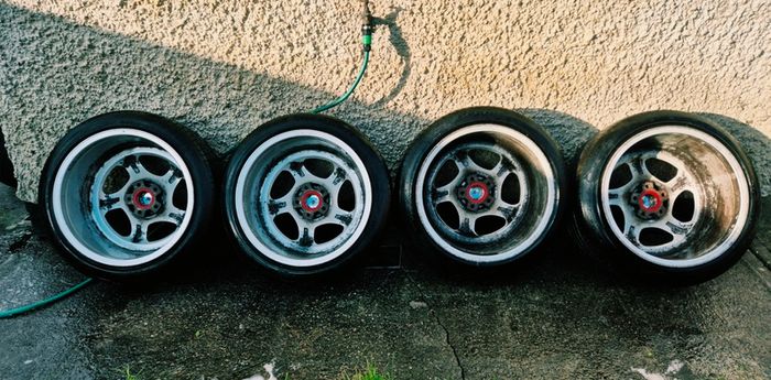 R18 5x112 Porsche Twist replica alloy wheels staggered with tyres