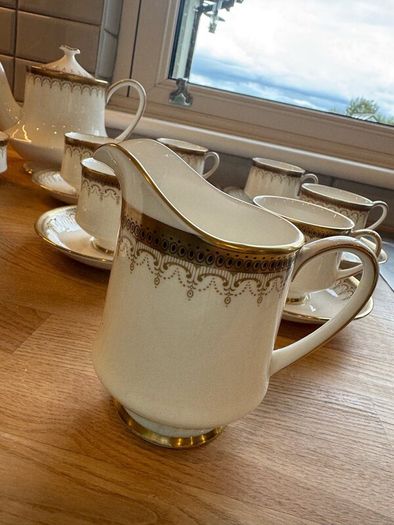 Paragon china Ltd Athena complete tea-set
