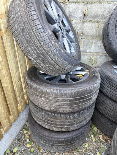 Land Rover 21 Alloy with tyres