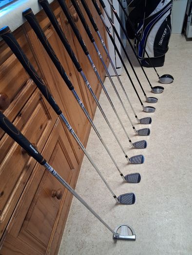 Golf clubs. Set Of Slazenger Mens Right Handed Golf Clubs in Excellent Condition.  Collect In Dublin Or Receive Via Post.