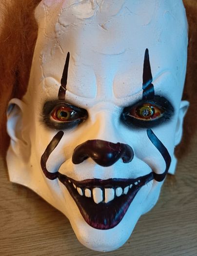 Trick or Treat Studios Penneywise (IT) deluxe mask