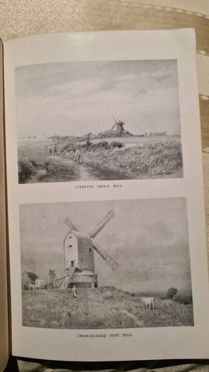 Walker's Quarterly. Rare 1930.windmills In Sussex By G. M. Fowell. Illustrated & Data Coloured By A. Ford Hughes. First Edition Paperback In Good Condition Complete With Walker's. Monthly Pull Out. See Photos.