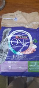 2.8kg bag of Purina ONE Bifensis dry cat food (turkey)