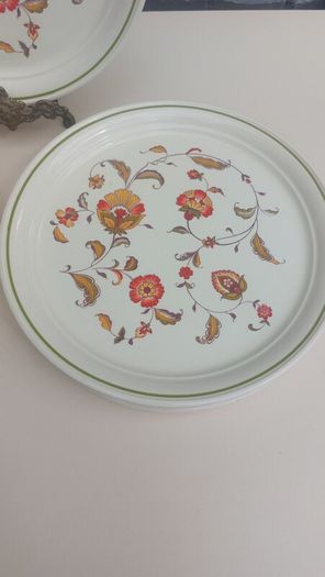 Fabulous Set of Five Dinner Plates and Five Breakfast Plates by Arklow Pottery in the Brendan Erin Stone, Unknown Pattern Name