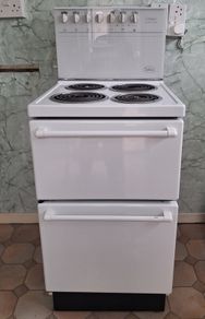 Free standing oven