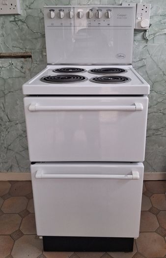 Free standing oven
