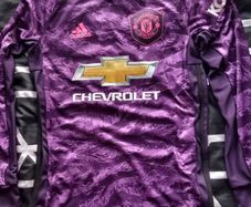 manchester united goalkeeper jersey kids L