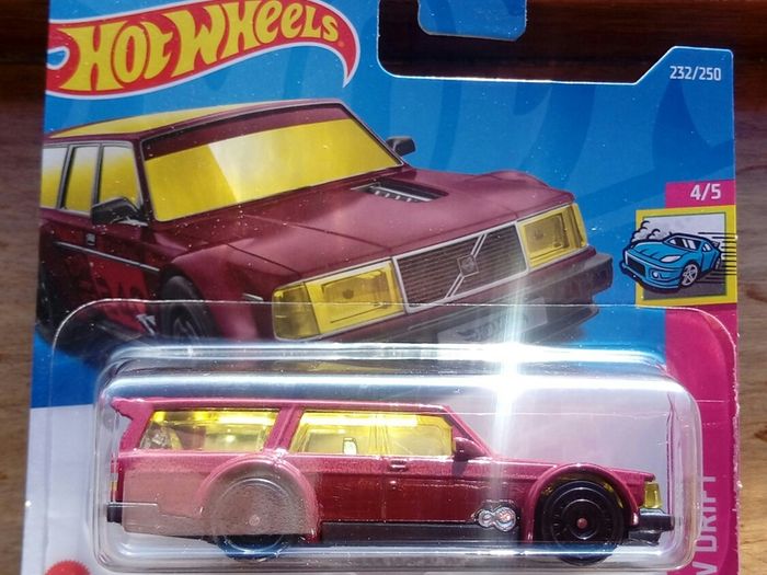 Hot Wheels Volvo 240 Drift Wagon