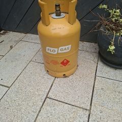 Gas