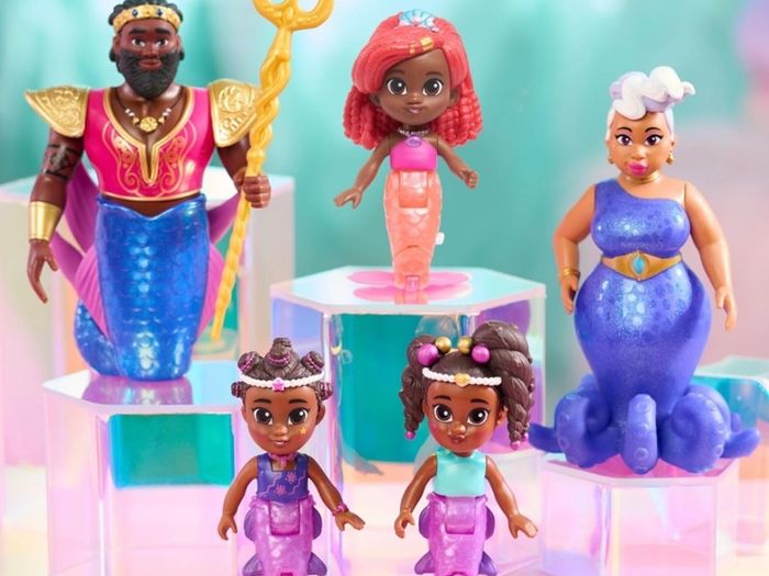 Disney Junior Ariel Royal Family Figure Set with Color Changing Tails