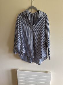 Trendy Oversized 100% Cotton Blue & White Striped Shirt - Size S