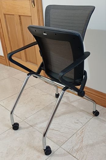 Lii Meeting Room Chairs - Cantilever Base