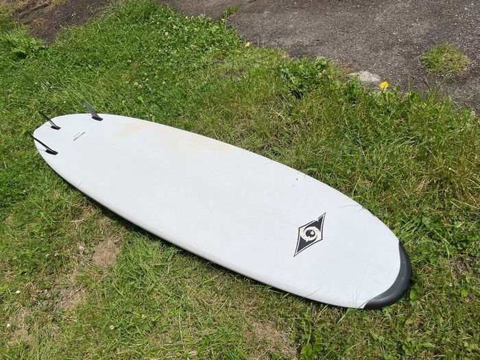 BIC 7'9" surfboard