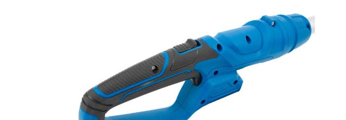 Hyundai 20V Cordless Pole Saw, 2Ah Battery and Charger, Lightweight and Telescopic Chainsaw