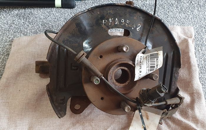 Honda Insight Steering knuckle