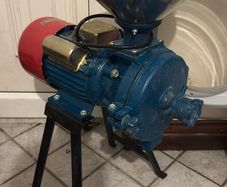 Heavy Duty Electric Grain Mill Corn Grinder 2.2kW 3HP