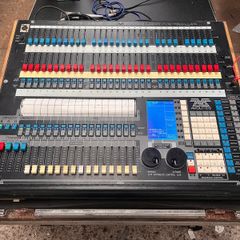 Avolites Pearl 2000