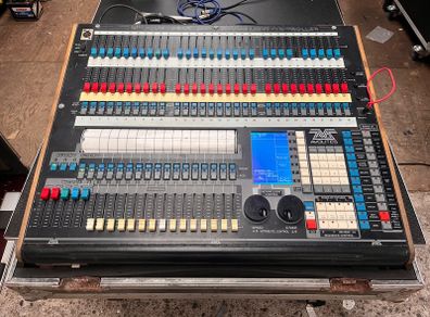 Avolites Pearl 2000