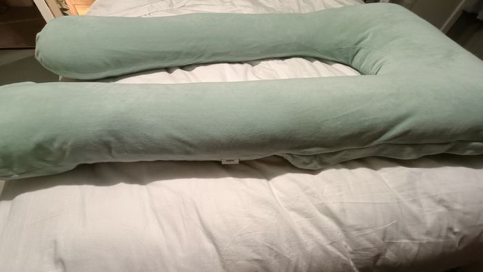 Pregnancy pillow-free