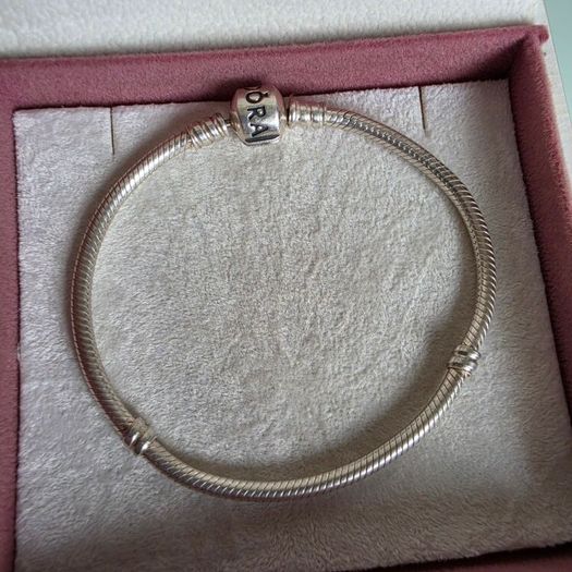 Pandora bracelet barrel clasp size 19cm very good condition hallmarked