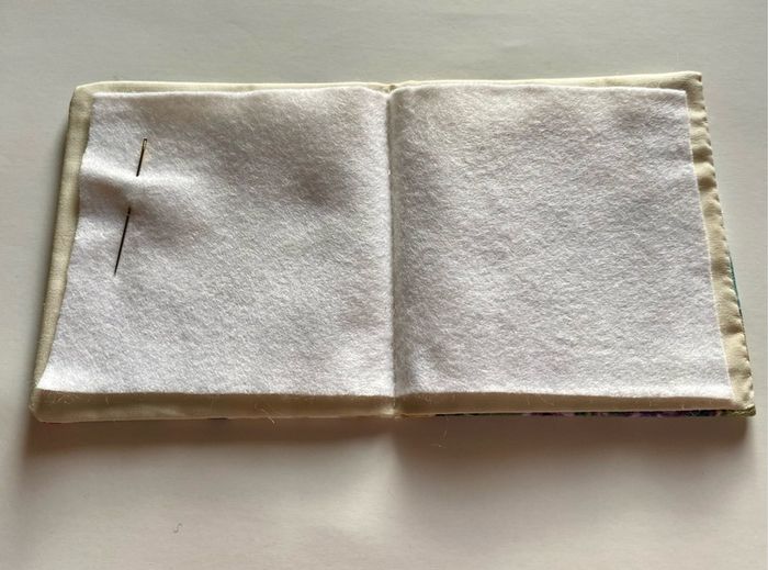 Sewing needle case