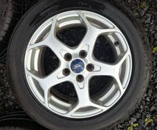 16" Genuine Ford Alloys with tyres