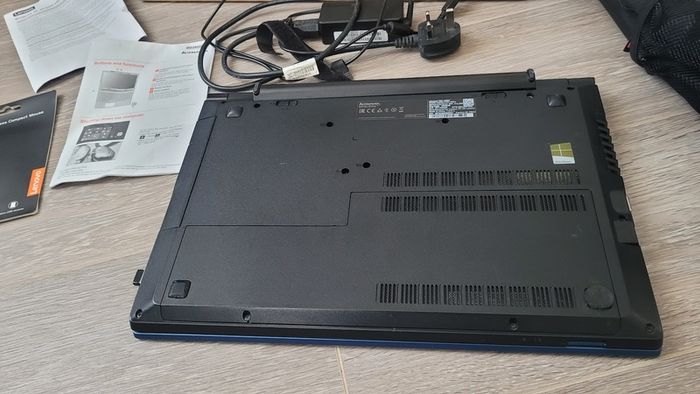 Lenovo laptop excellent condition hard disc 500 Gb Ram 8 Gb