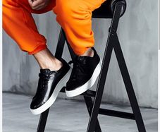 Standing sitting stool