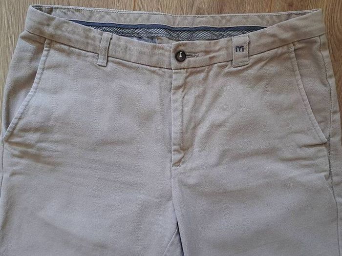 Men's Chinos / trousers Beige - Size 34