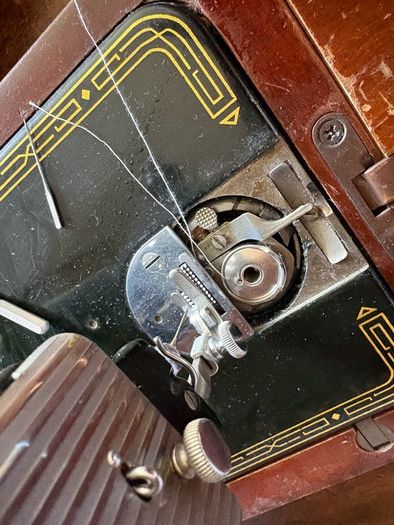 Vintage Singer 99k sewing machine