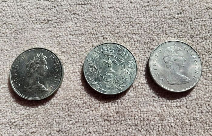 3 Crowns