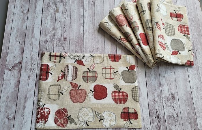 Table runner, Tablecloth, Apron, Cushions, Placemats