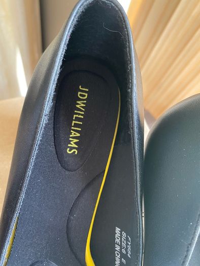 Shoes , black . Super soft sole