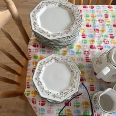 Eternal beau dinner set