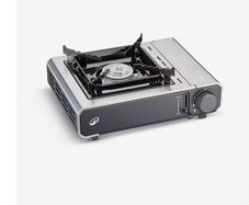 Single-burner camping gas stove and 4 gas cylinders