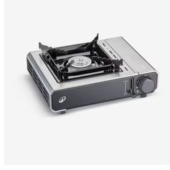 Single-burner camping gas stove and 4 gas cylinders