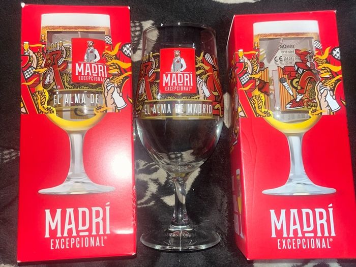 Madri beer Pint Glasses