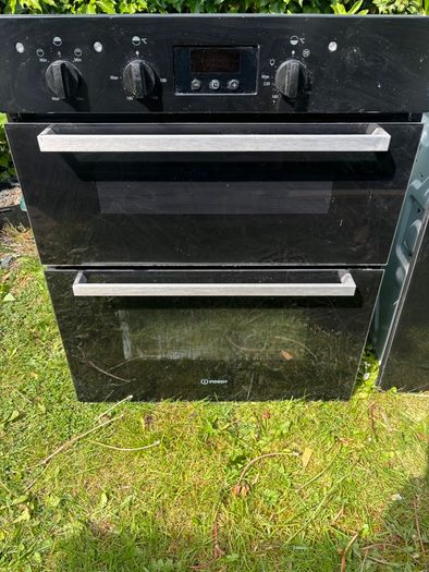 Indesit oven