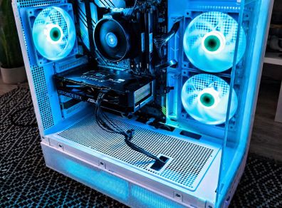 Gaming Pc | Rtx 5060 + Ryzen 5600xt 32gb Ram