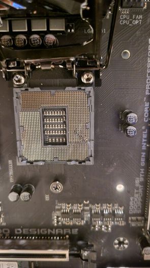 2 PC Cases and motherboard Z390 Designare