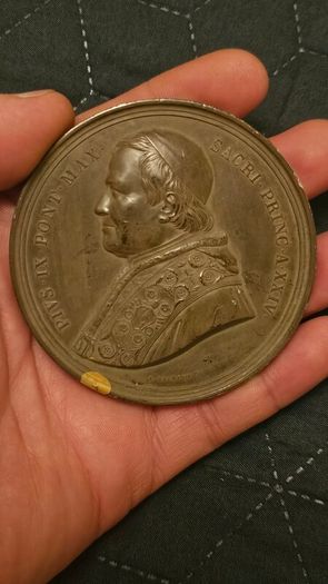medal order.  Vatican Pivs pont rare
