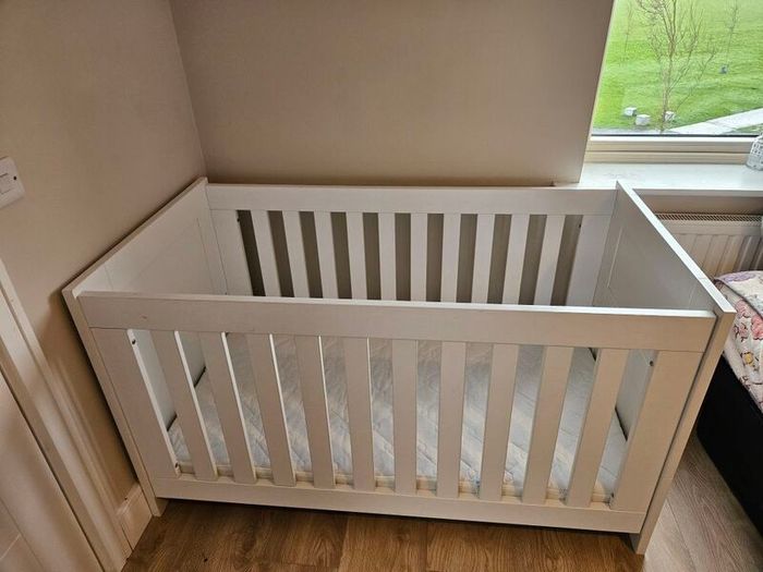 Baby Cot Bed with changing table